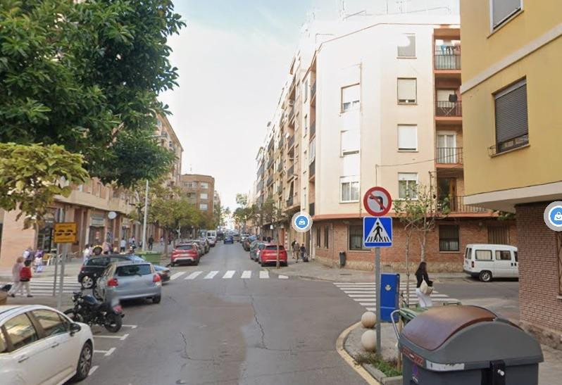 Acogedora Planta Baja Reformada en Zona Corte Inglés - foto 2