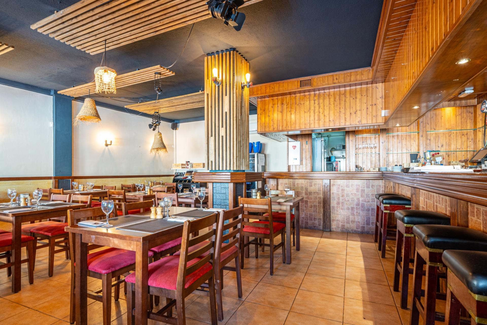 Traspaso Restaurante "Moo Moo's" con licencia, salida de hum - foto 4