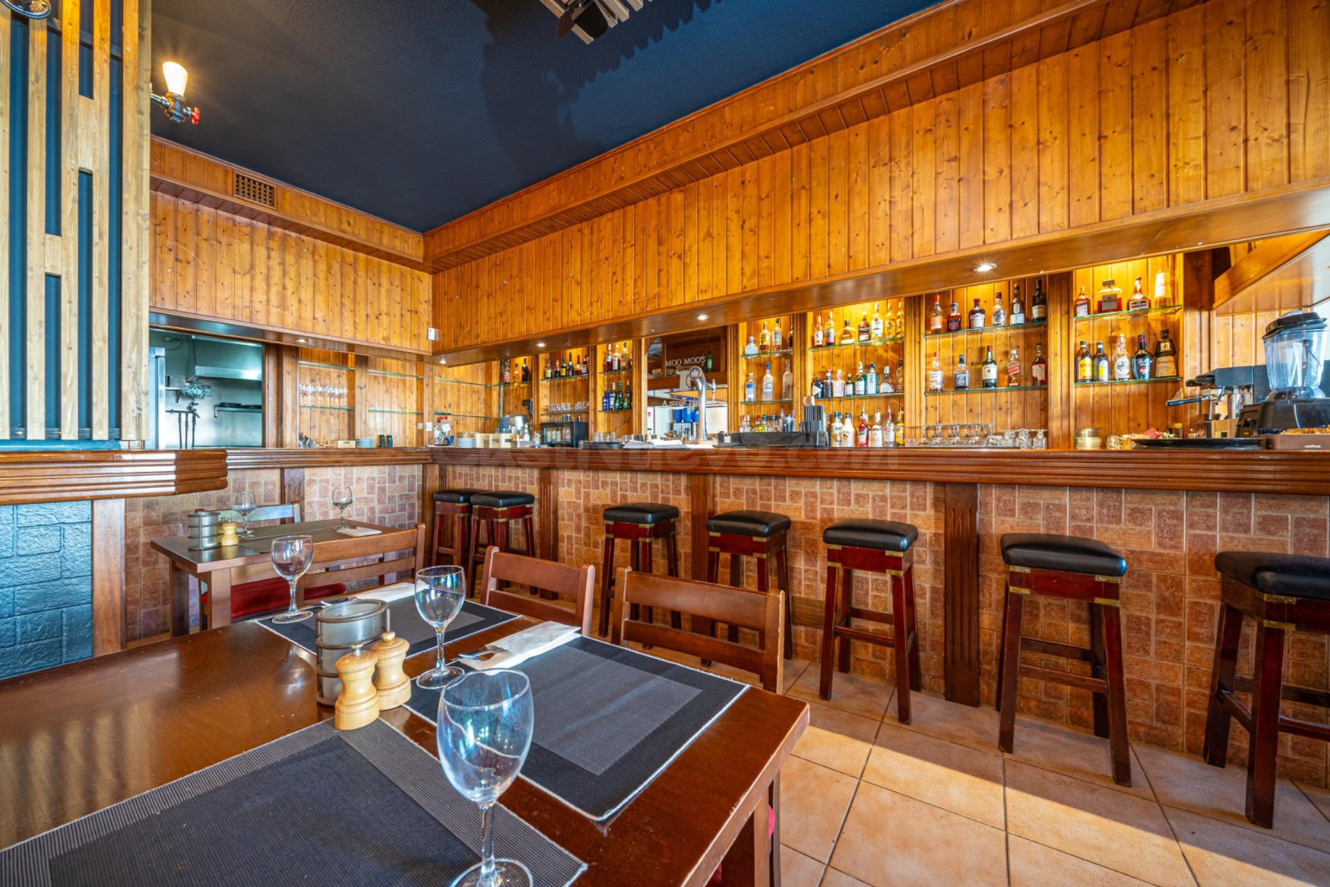 Traspaso Restaurante "Moo Moo's" con licencia, salida de hum - foto 5