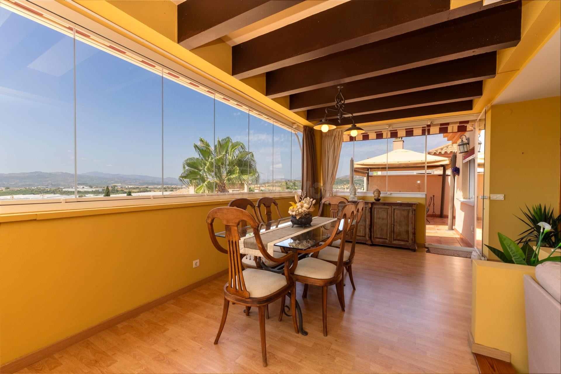 Ático con espectacular terraza de 130 m2 y 2 plazas de garaj - foto 4