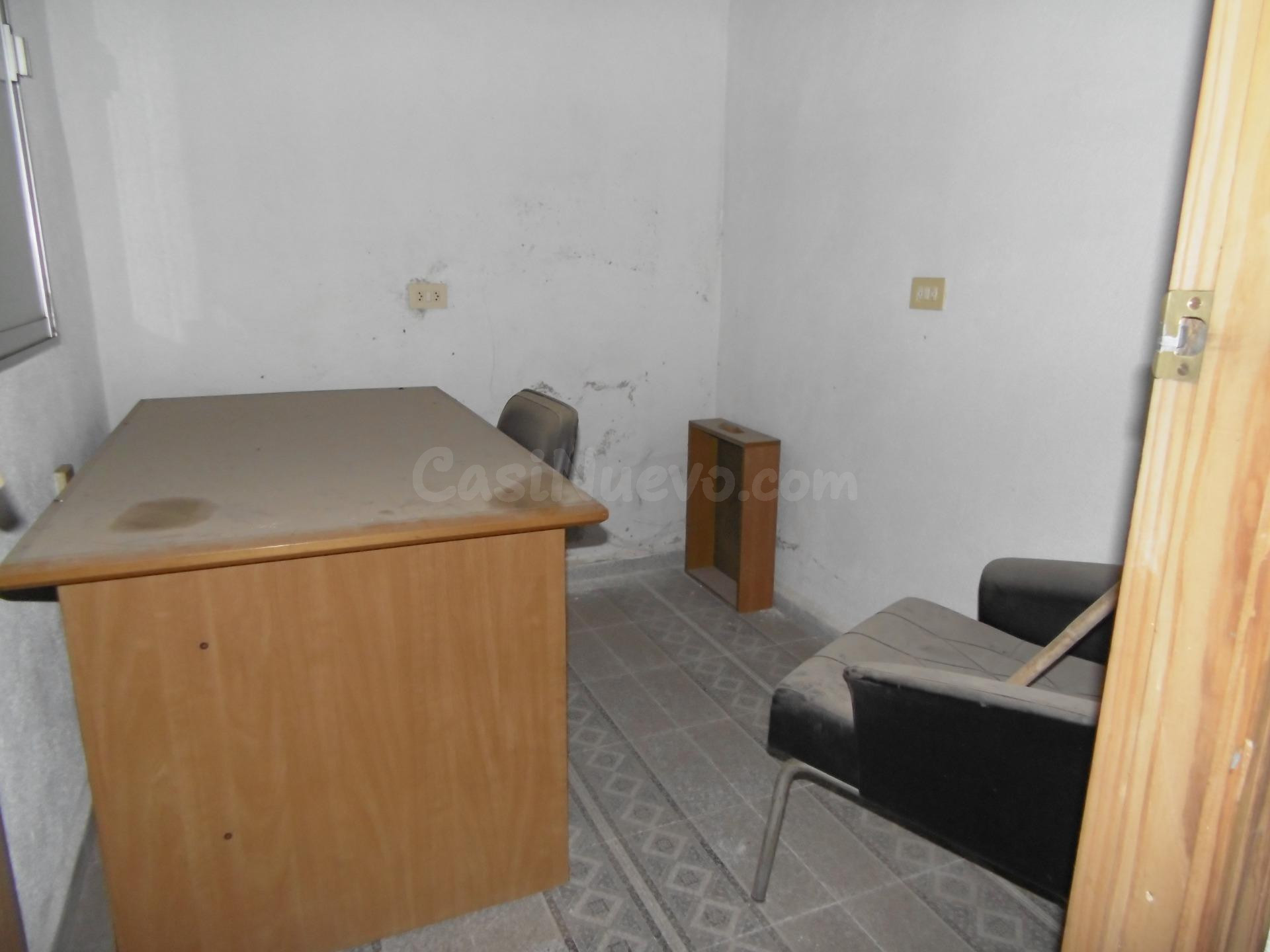 Local con posibilidad de cambio de uso a vivienda - foto 2