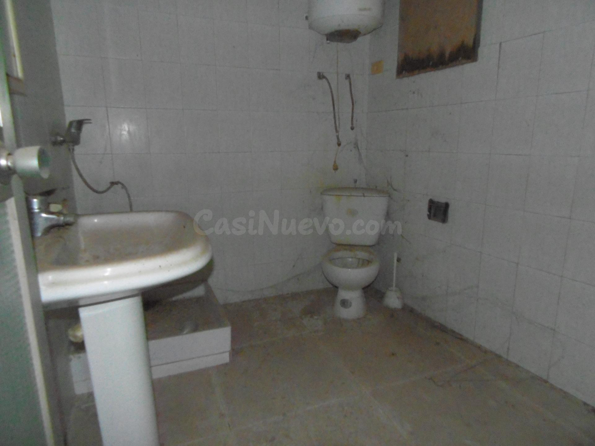 Local con posibilidad de cambio de uso a vivienda - foto 3