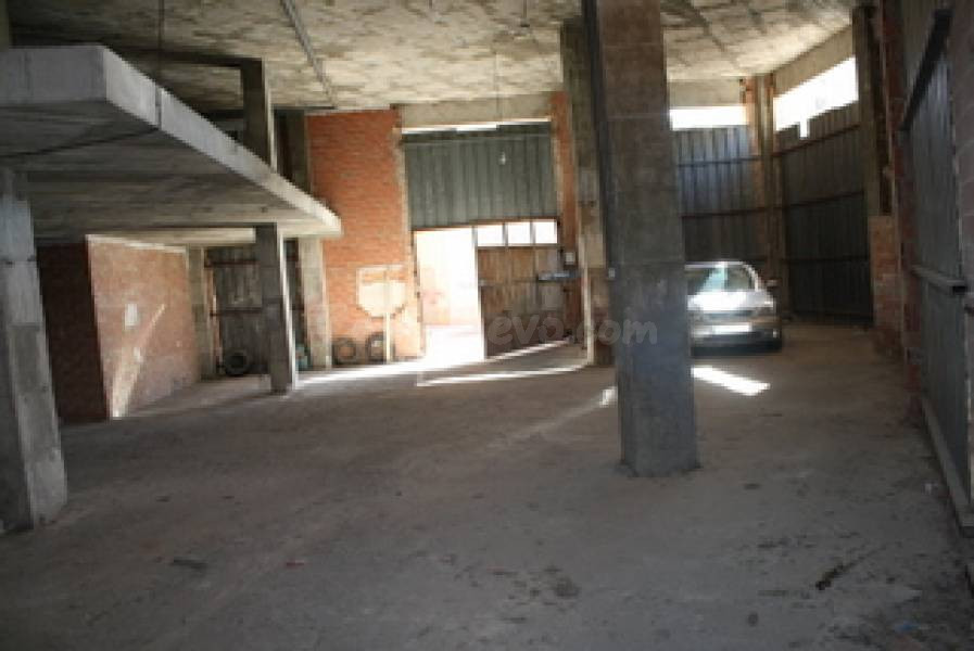 Garaje en planta baja en Orihuela. - foto 5