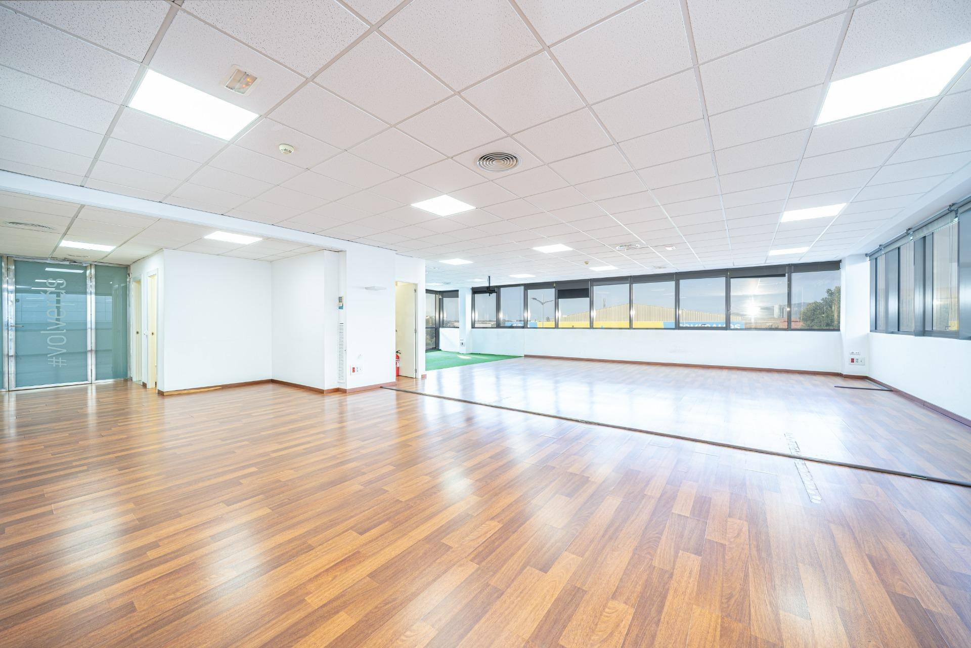 Local comercial de 176 m2 en Vía Asima, Polígono Son Castell - foto 4
