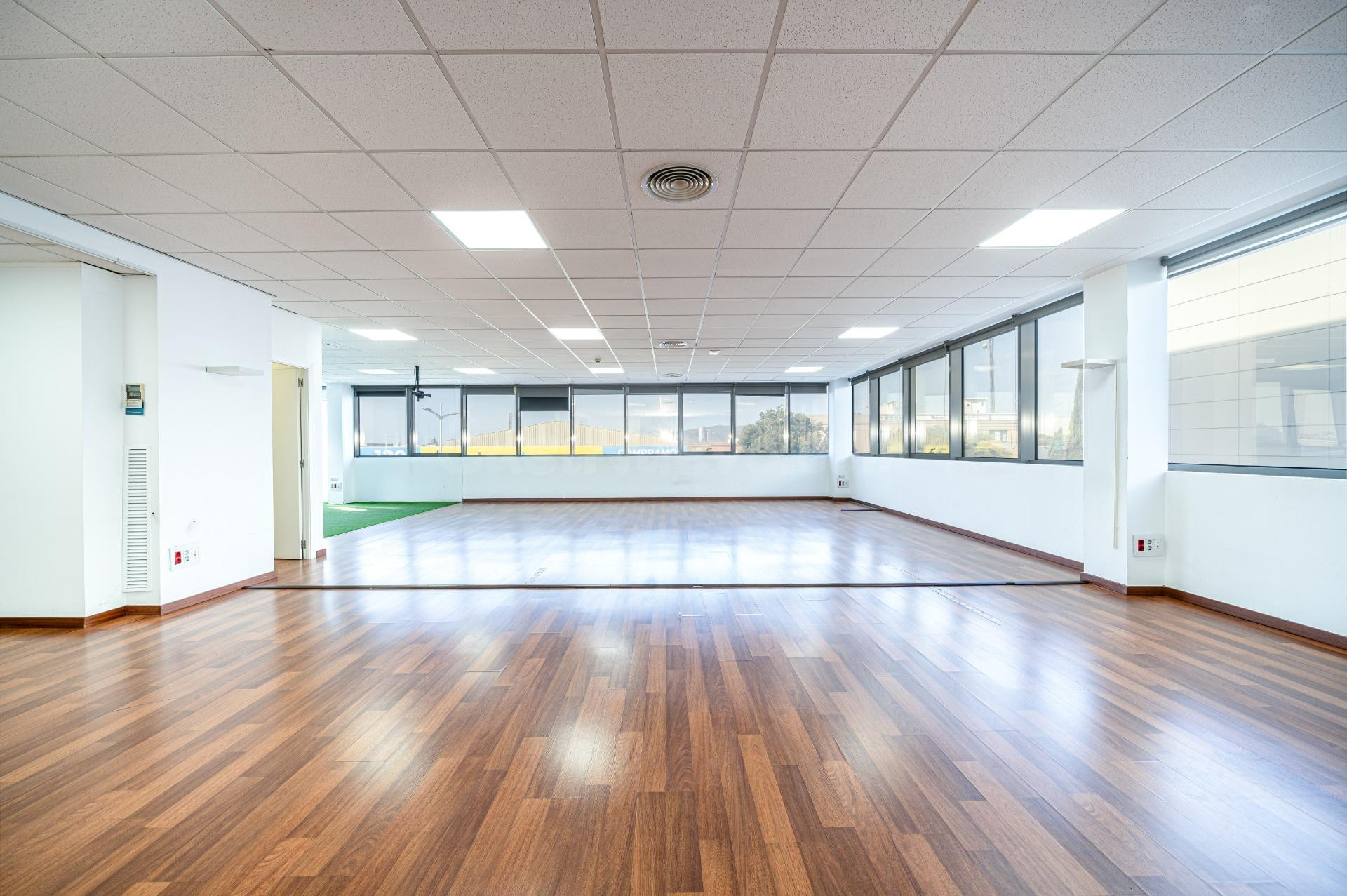 Local comercial de 176 m2 en Vía Asima, Polígono Son Castell - foto 5
