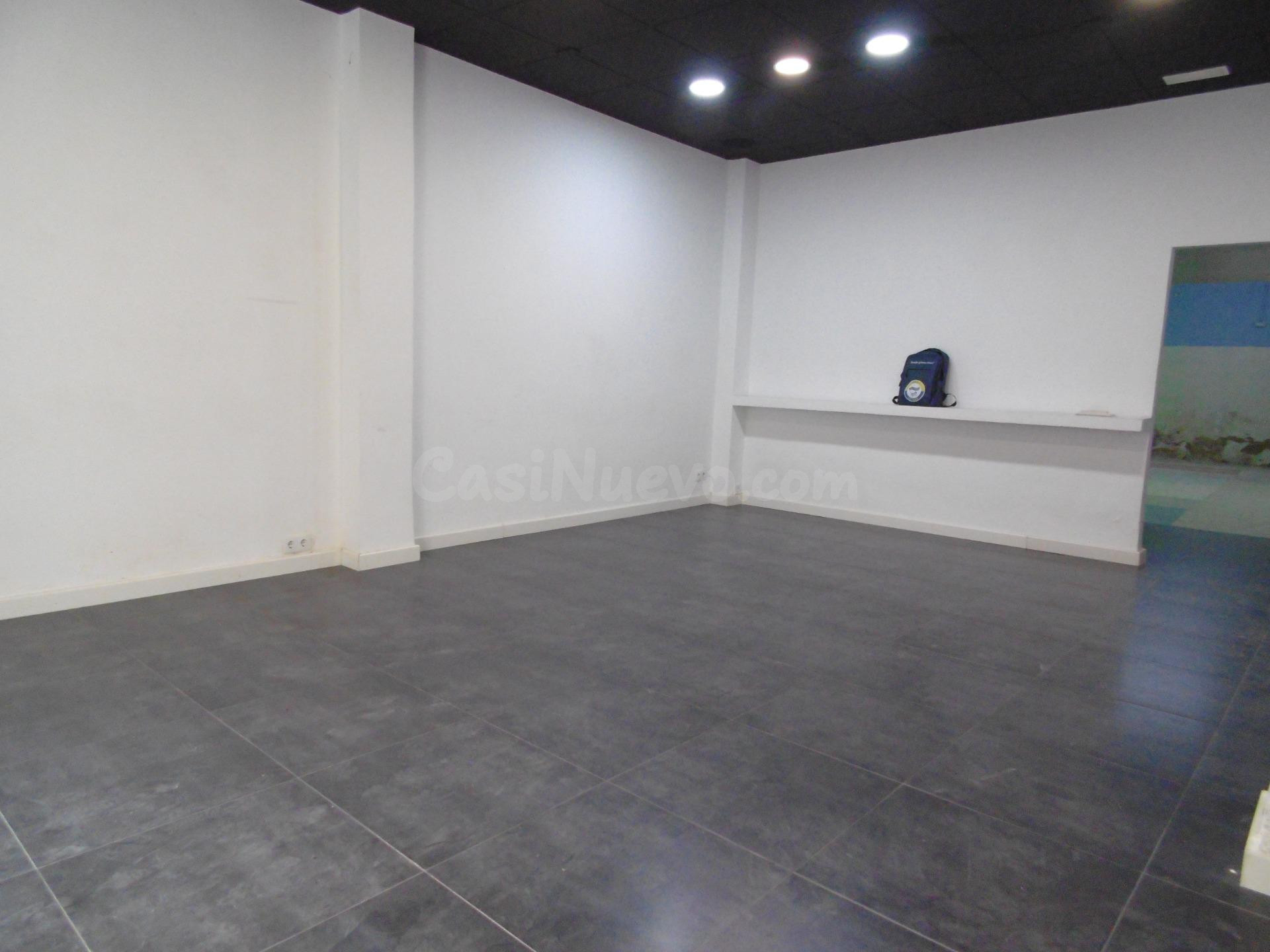 Amplio Local Comercial en Castellón - Oportunidad de Inversi - foto 2