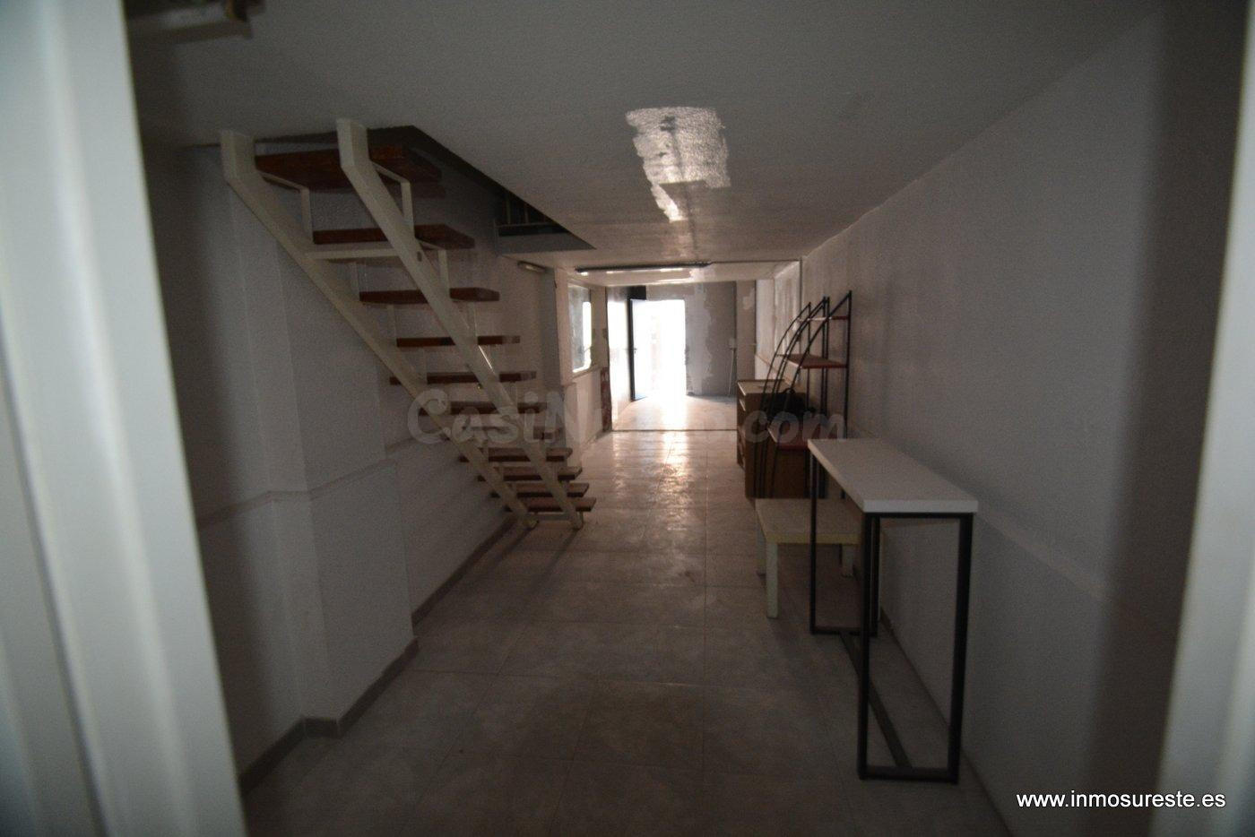 Local comercial en Orihuela cerca de la Glorieta Gabriel Mir - foto 3