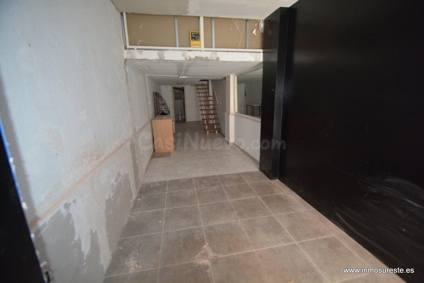 Local comercial en Orihuela cerca de la Glorieta Gabriel Mir - foto 4