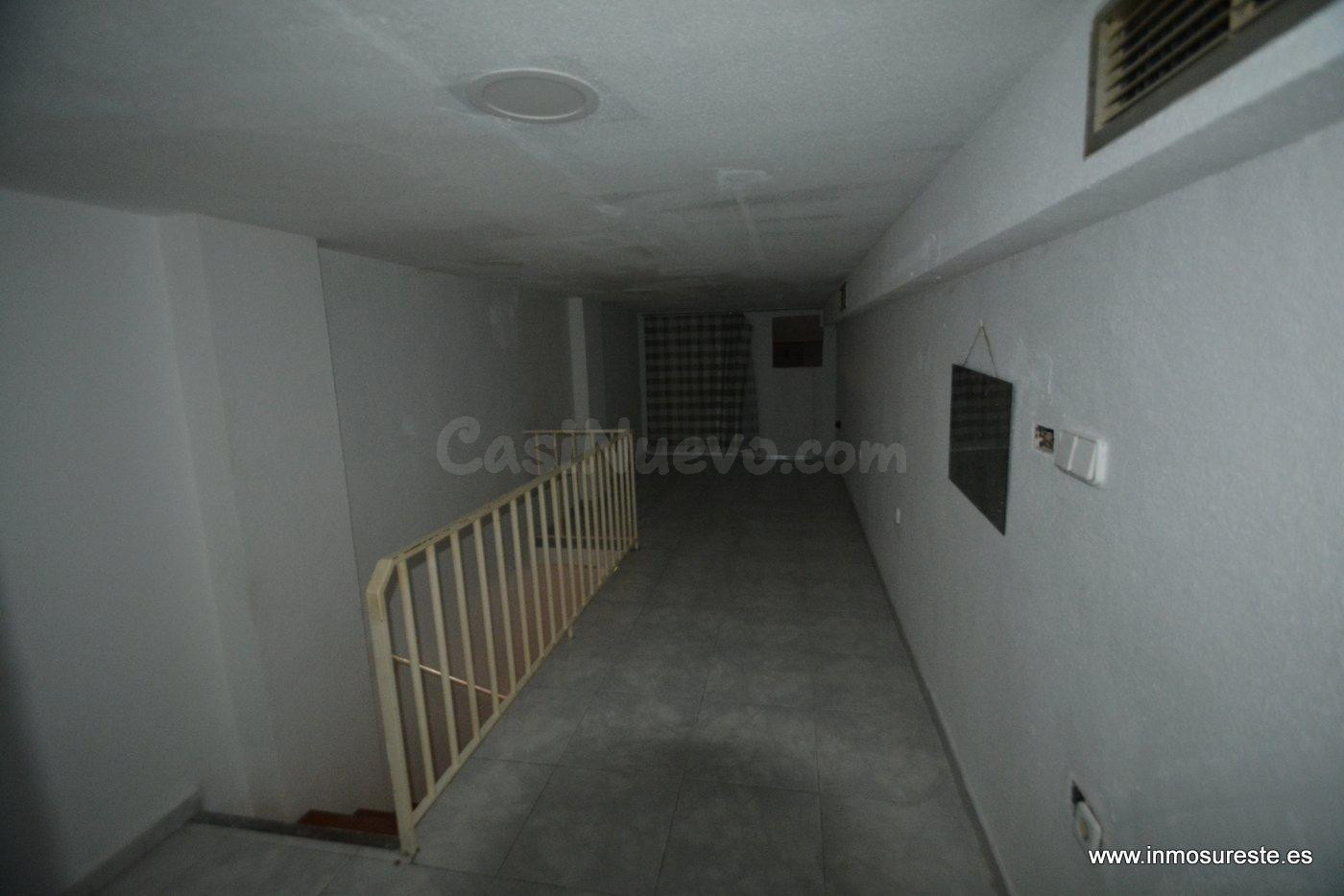 Local comercial en Orihuela cerca de la Glorieta Gabriel Mir - foto 5