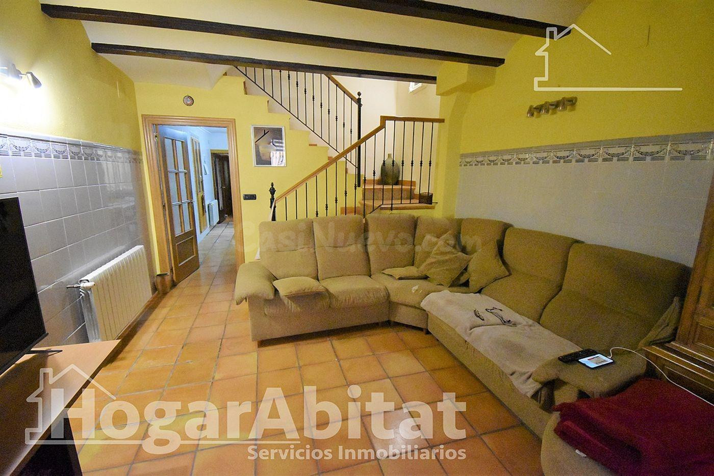 AMPLIA CASA CON TERRAZA Y BALCÓN - foto 4