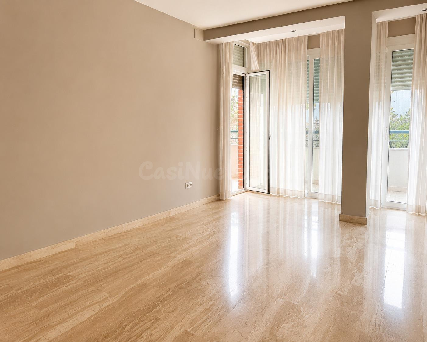 MAGNIFICA VIVIENDA EN EL BARRIO DE LOS REMEDIOS - foto 2