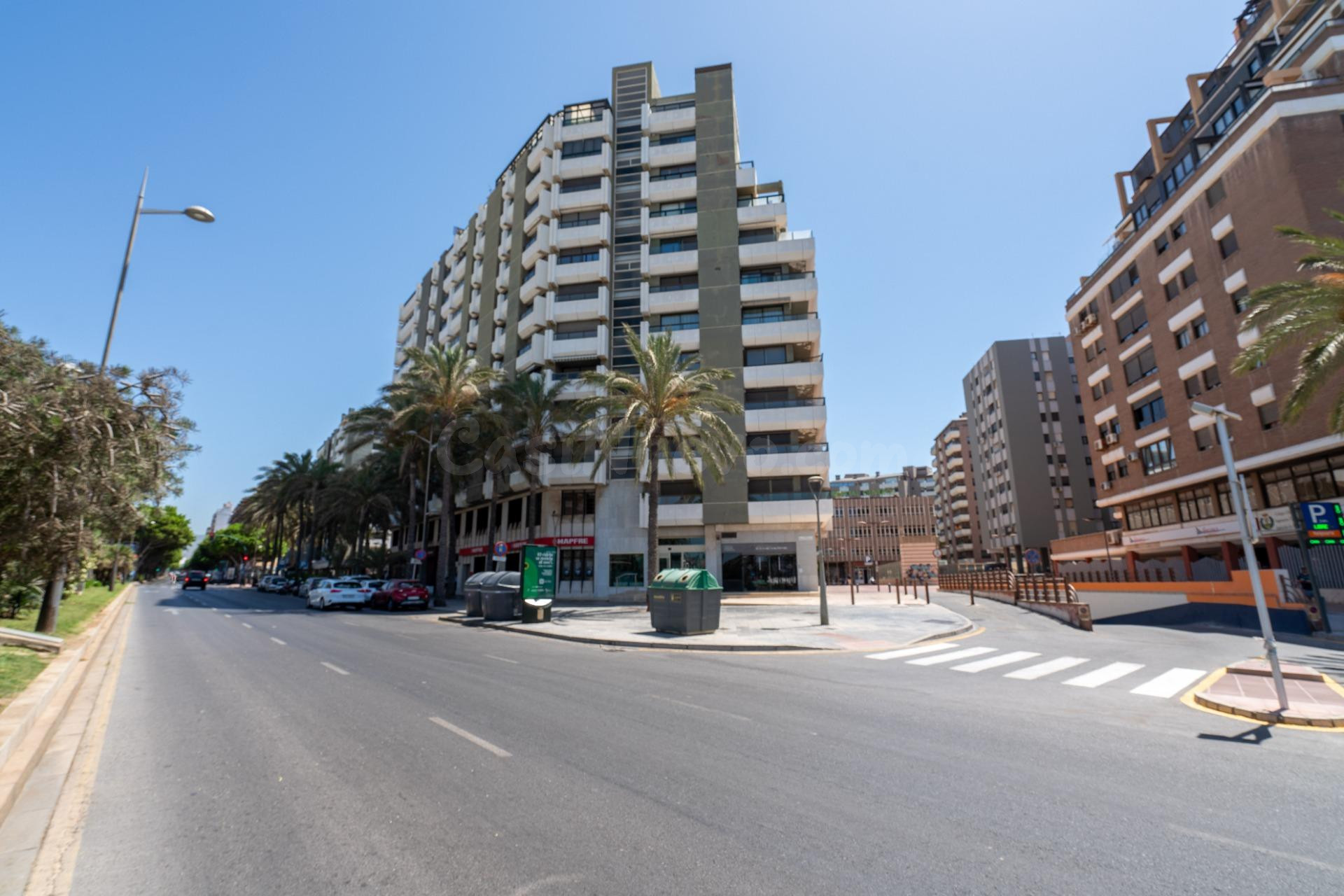 Amplio piso de 218 m2 en alquiler en el Residencial Oliveros