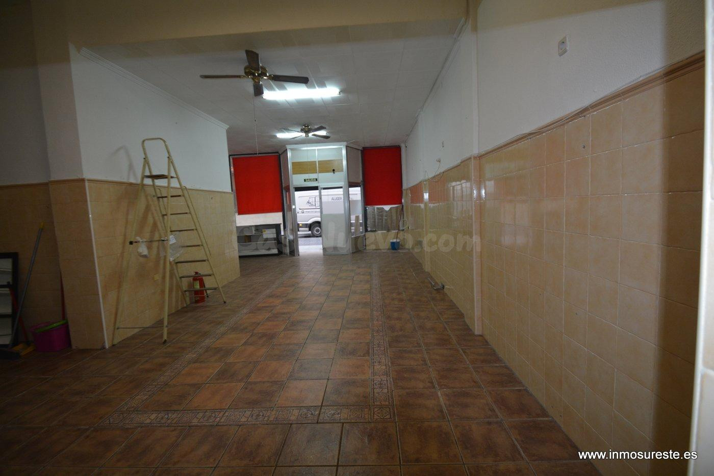 Local comercial en Orihuela zona céntrica cerca del Colegio  - foto 4
