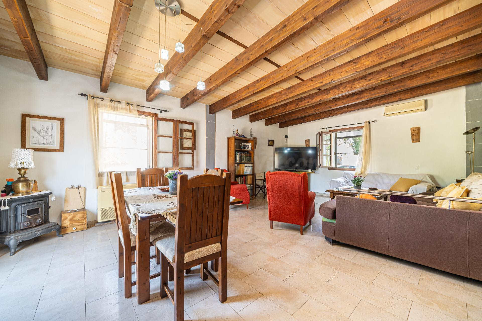 Propiedad con terreno, estudio independiente y piscina - foto 3