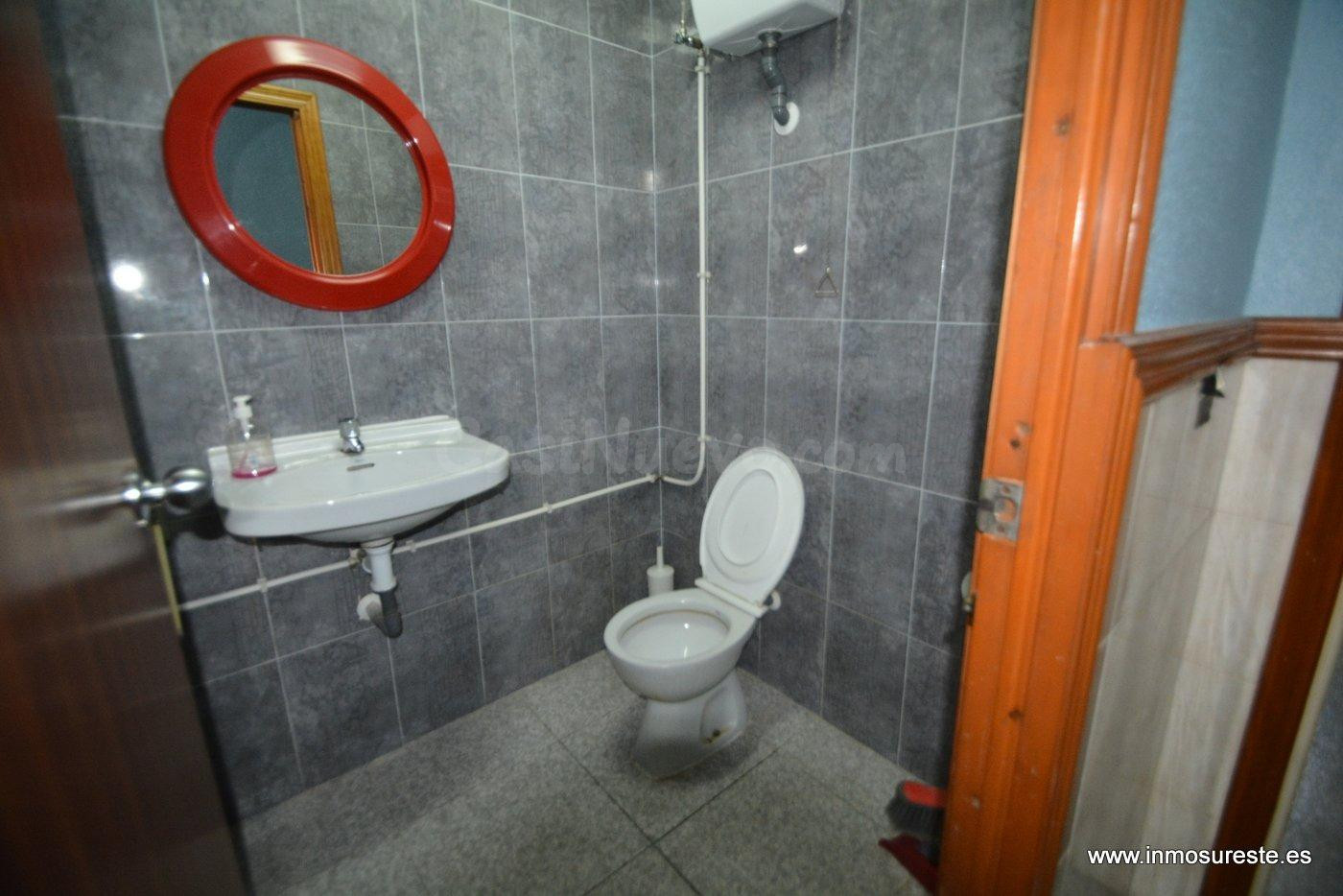 ¡¡ OPORTUNIDAD ÚNICA !! Amplio local comercial en el corazón - foto 5