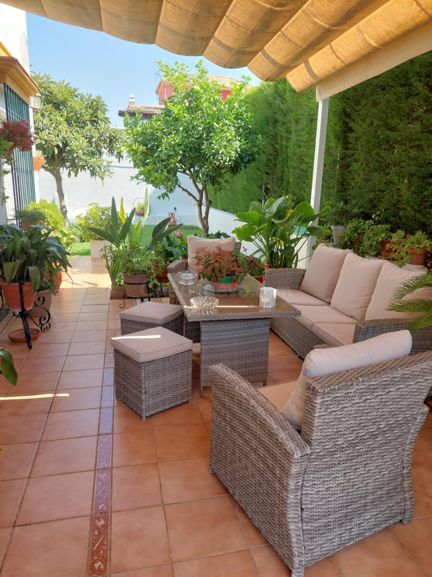 Chalet pareado con amplios espacios exteriores y piscina com - foto 4