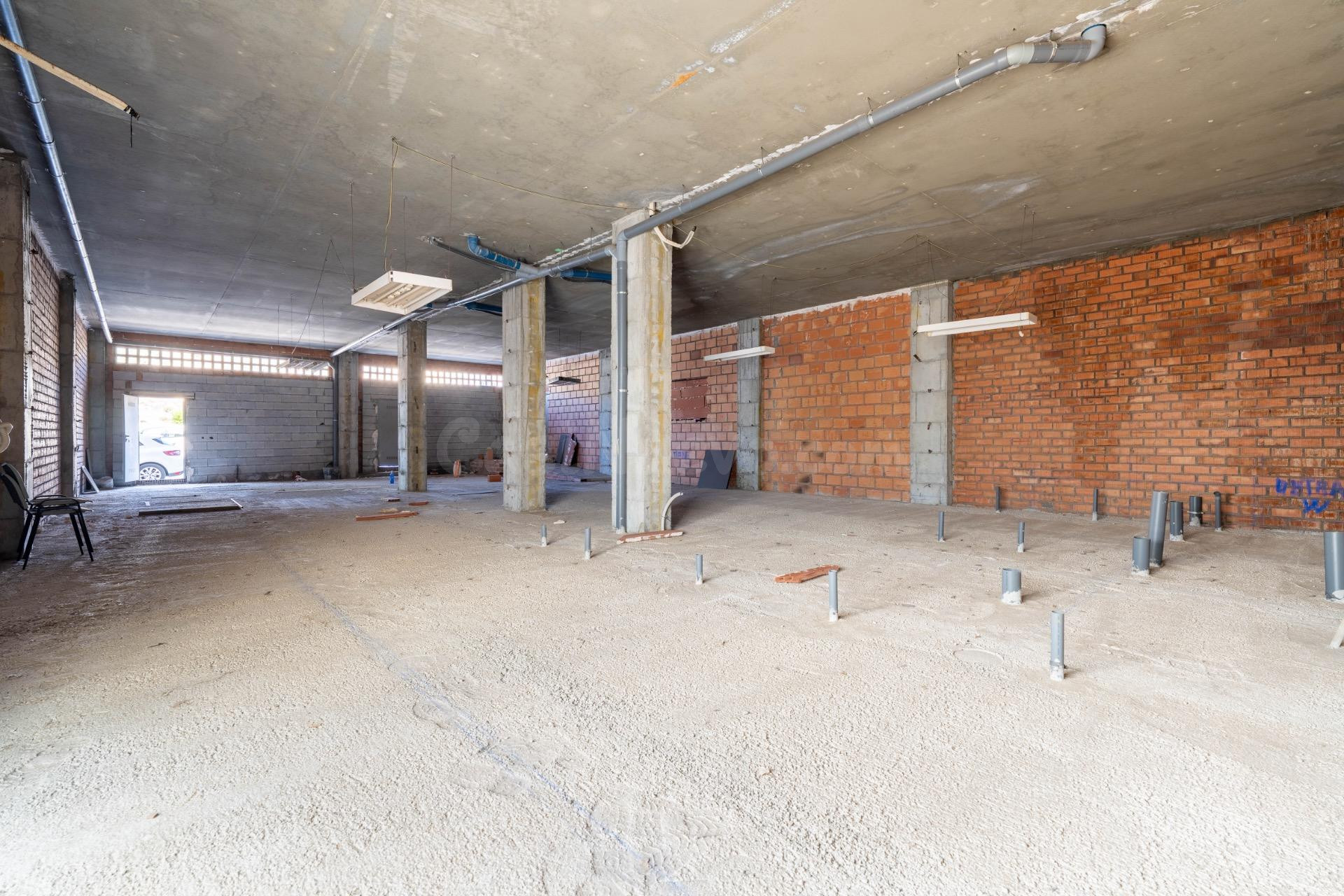 Local comercial 411m² en alquiler - Poligono venta alegre - foto 5