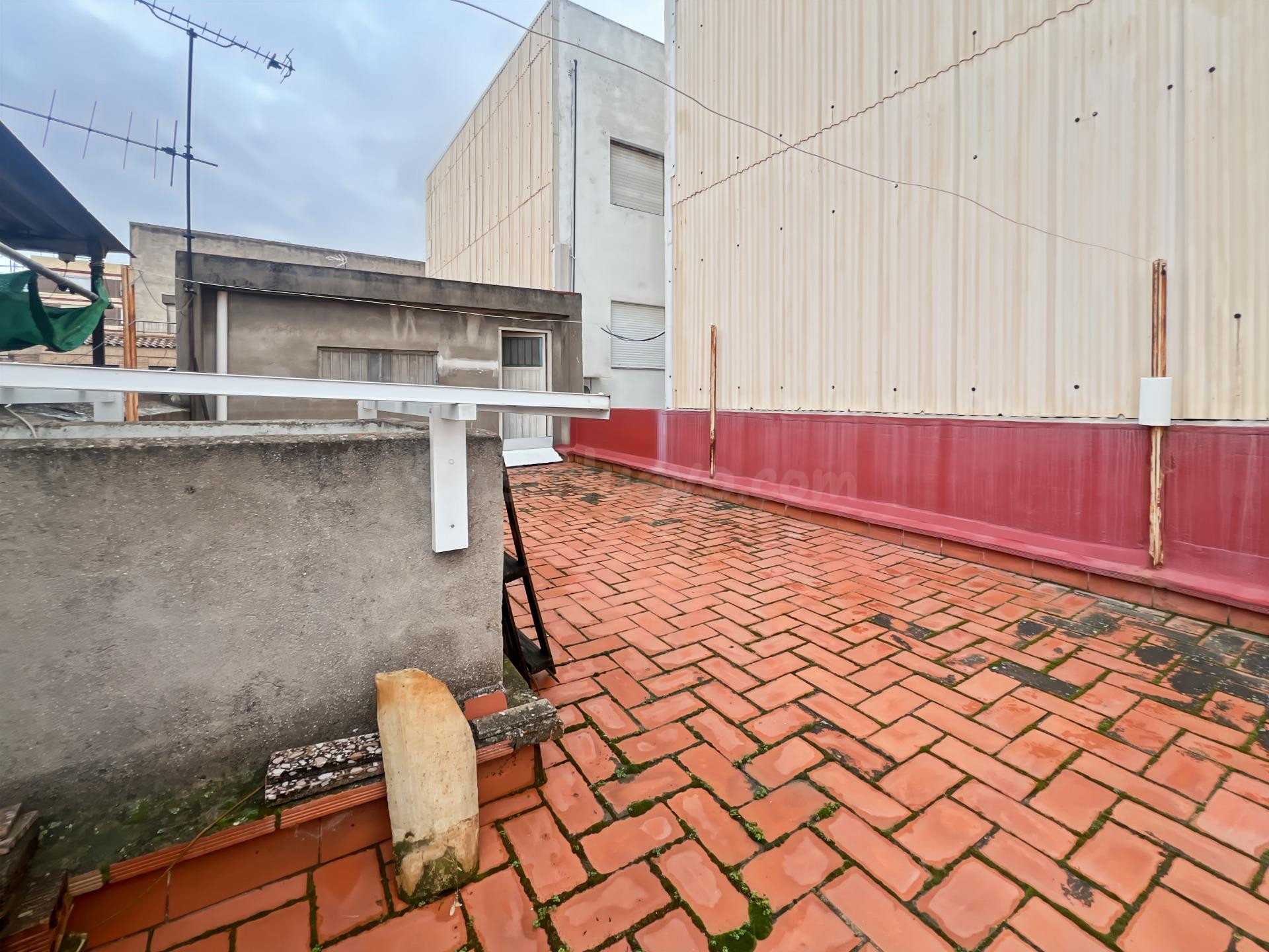 Casa Centro Almazora: 5 habitaciones, 2 Baños y Terraza - foto 2