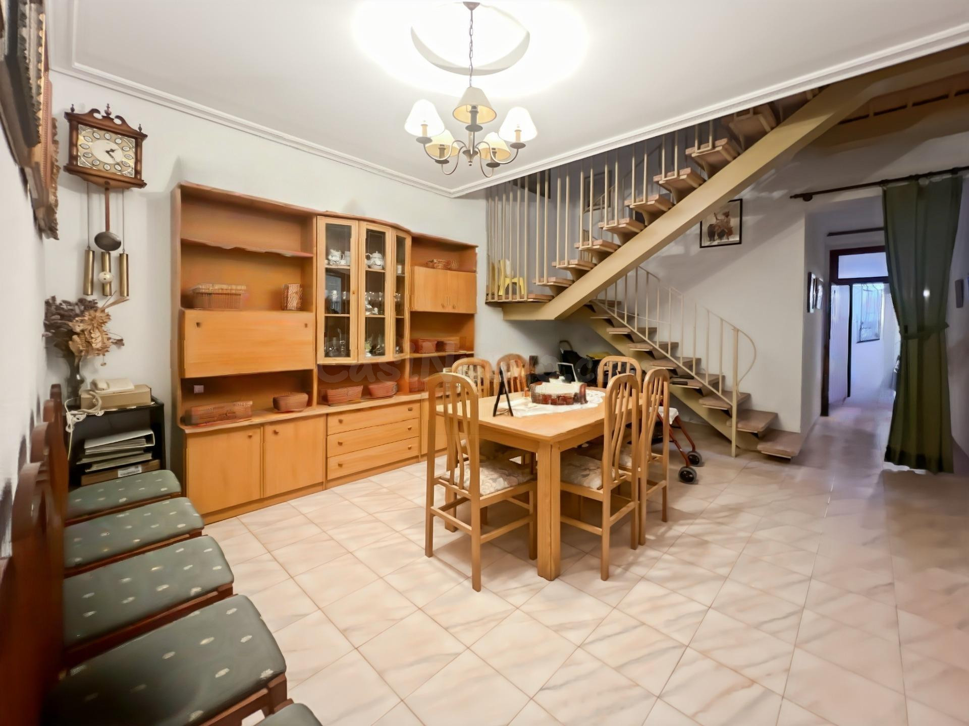 Casa Centro Almazora: 5 habitaciones, 2 Baños y Terraza - foto 3