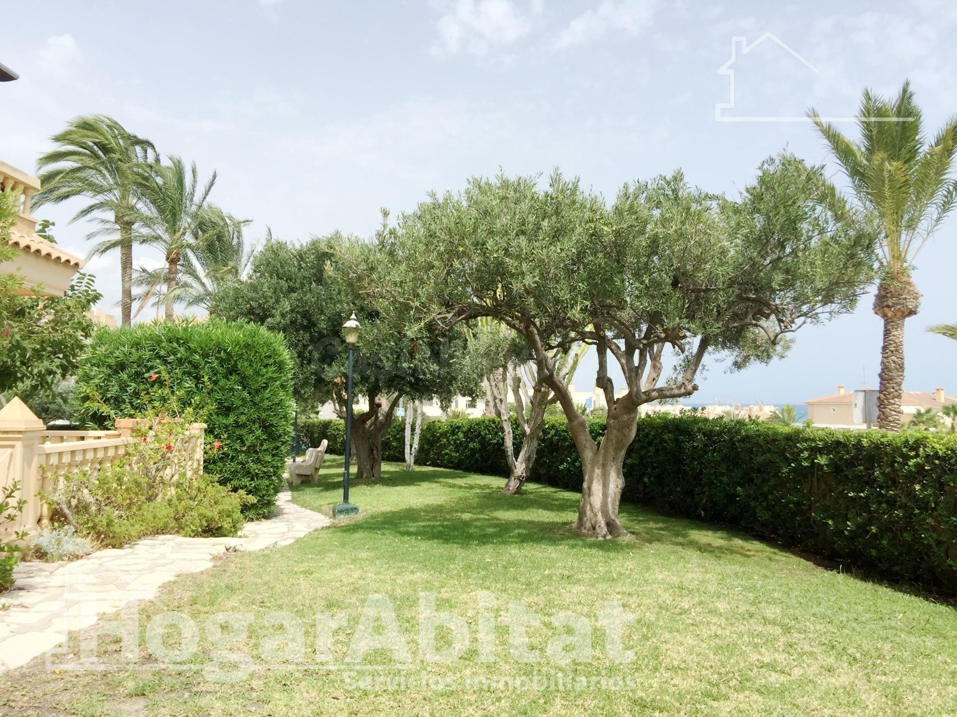 EN RESIDENCIAL CON PISCINA, GARAJE Y TERRAZA JUNTO A LA PLAY - foto 3