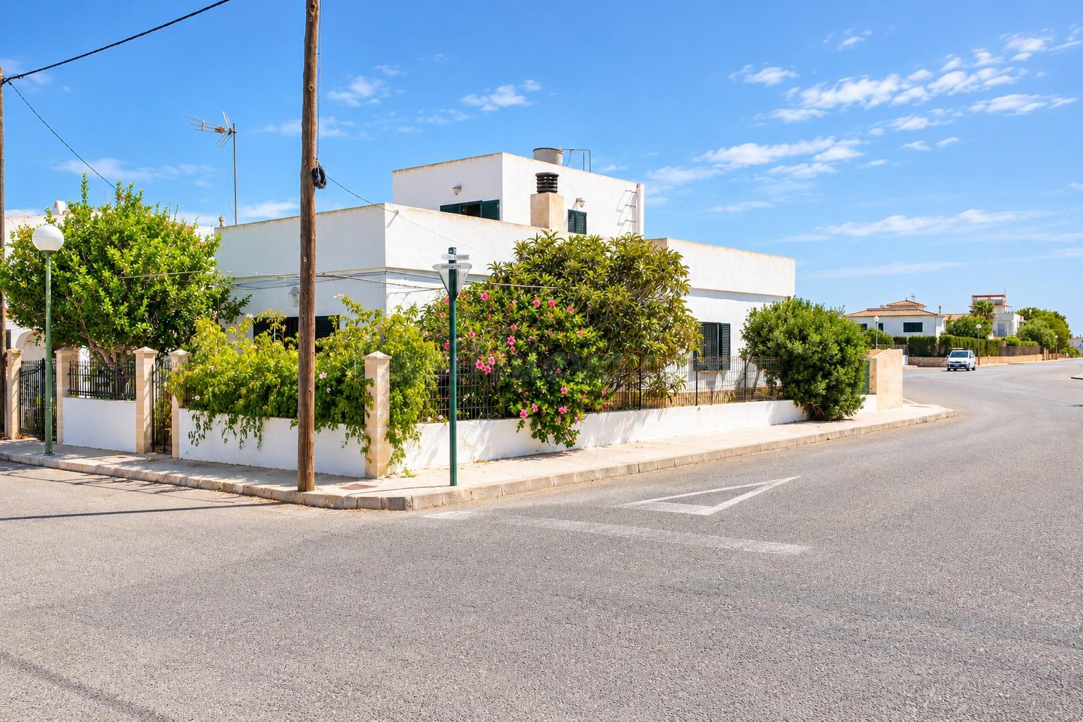 Chalet independiente con parcela de 247 m2 a 550 m del mar –