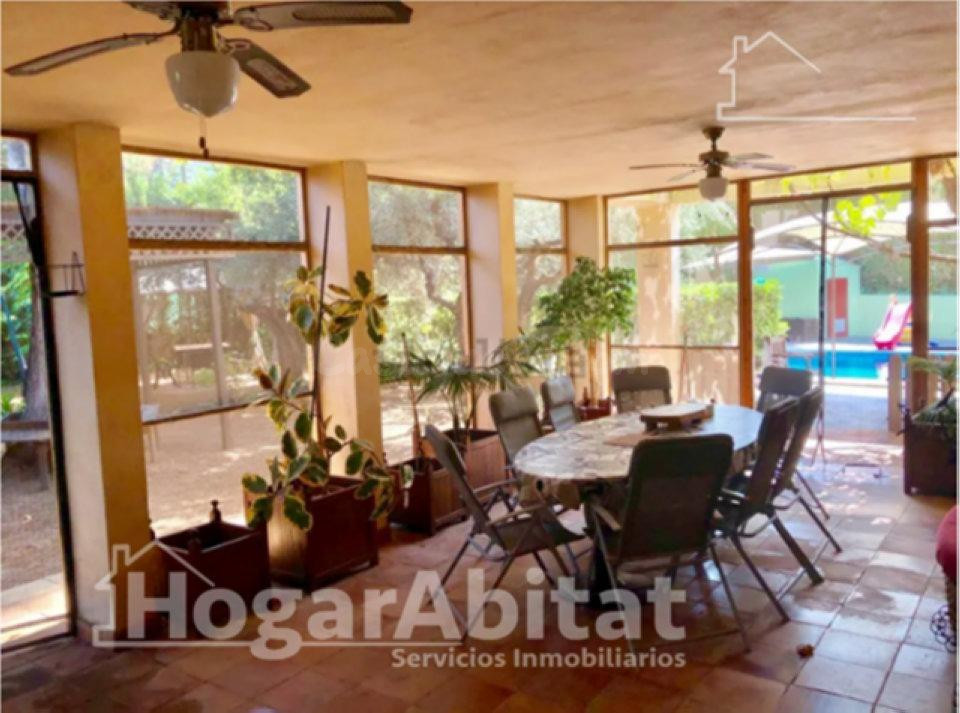 CHALET CON PISCINA, TERRAZA, GARAJE Y BARBACOA - foto 3