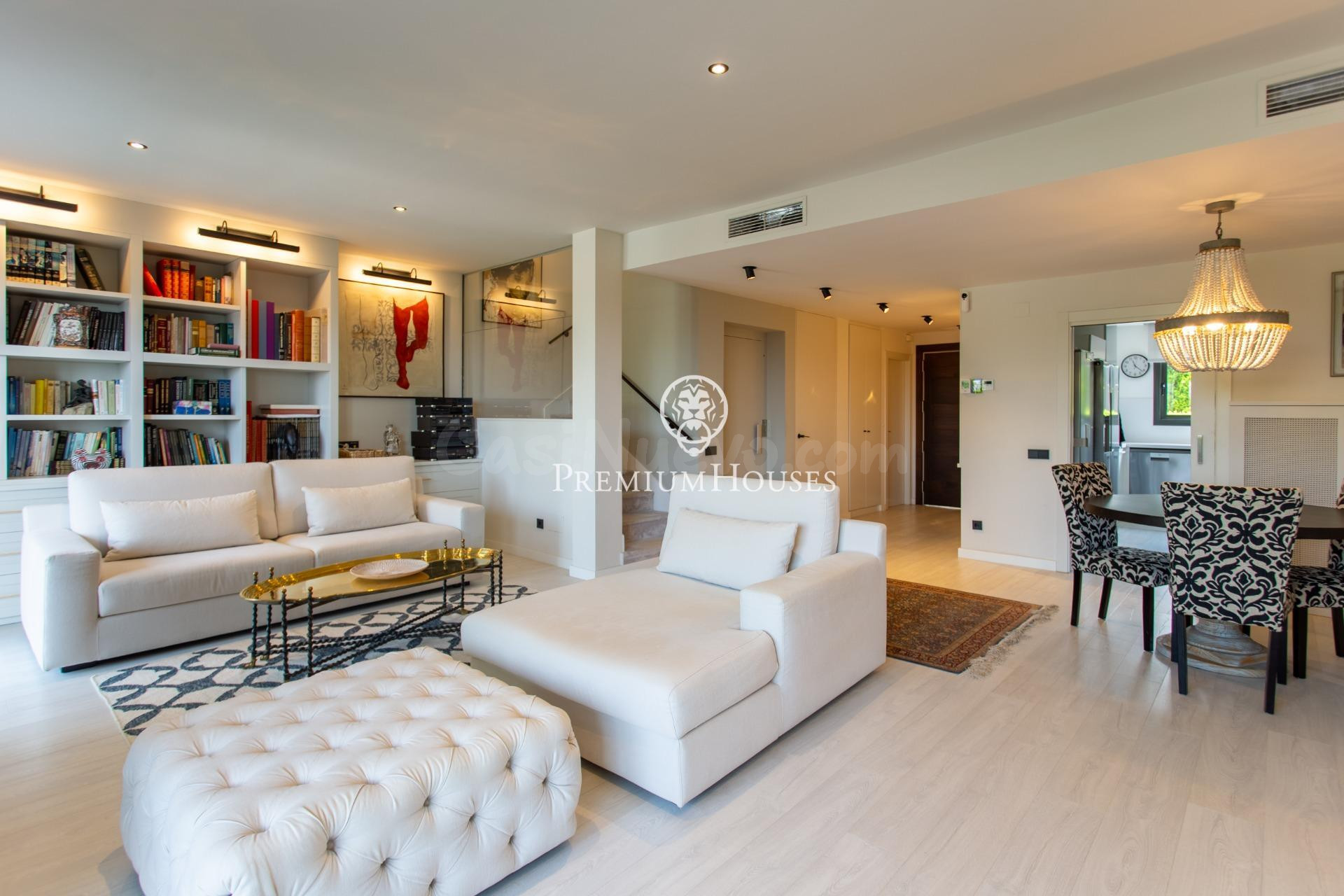 Exclusiva casa contemporania en Can Quirze con vistas al mar - foto 3