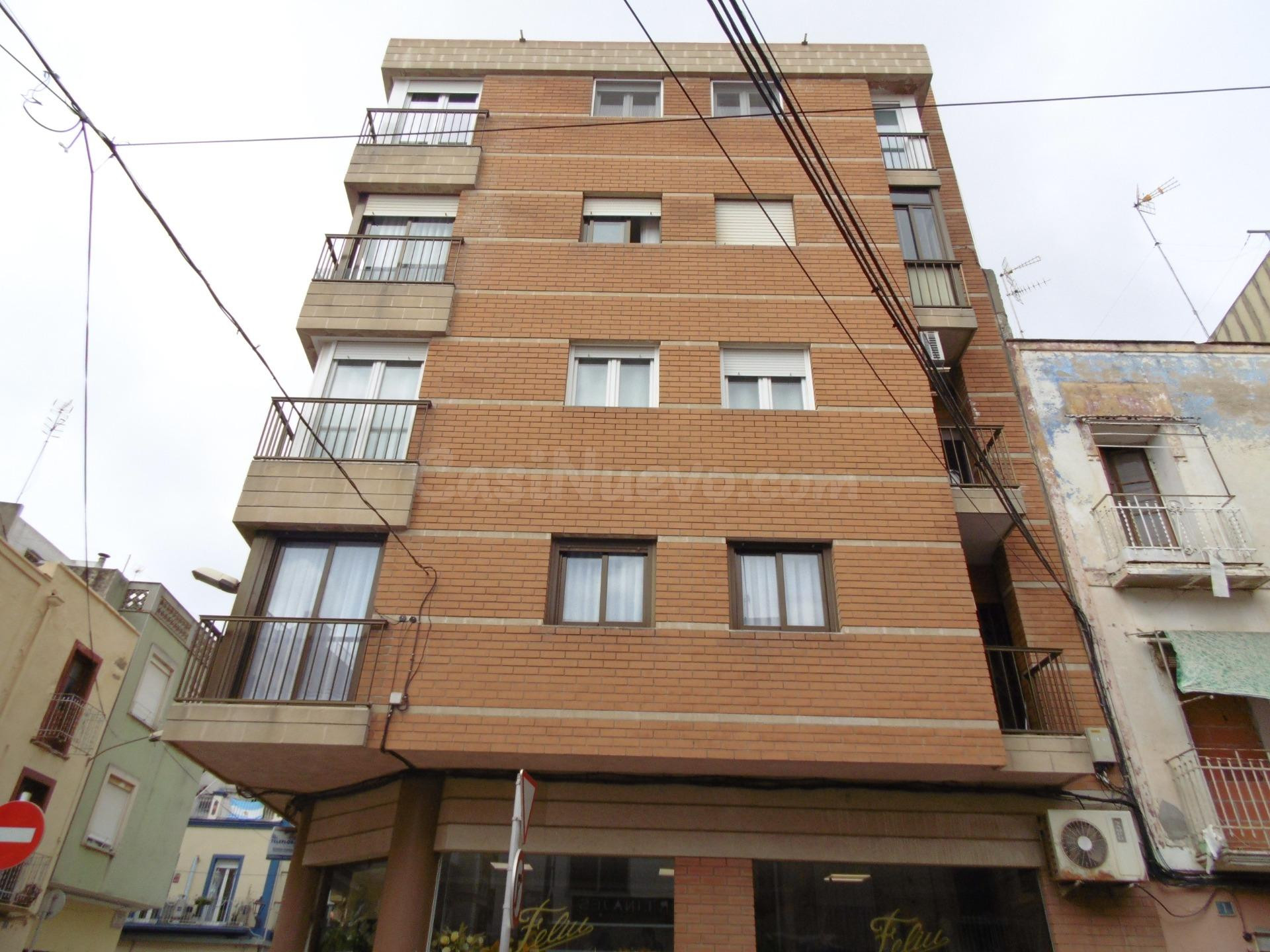 Amplio y luminoso piso en venta en Benicarló, Zona CENTRO - foto 3