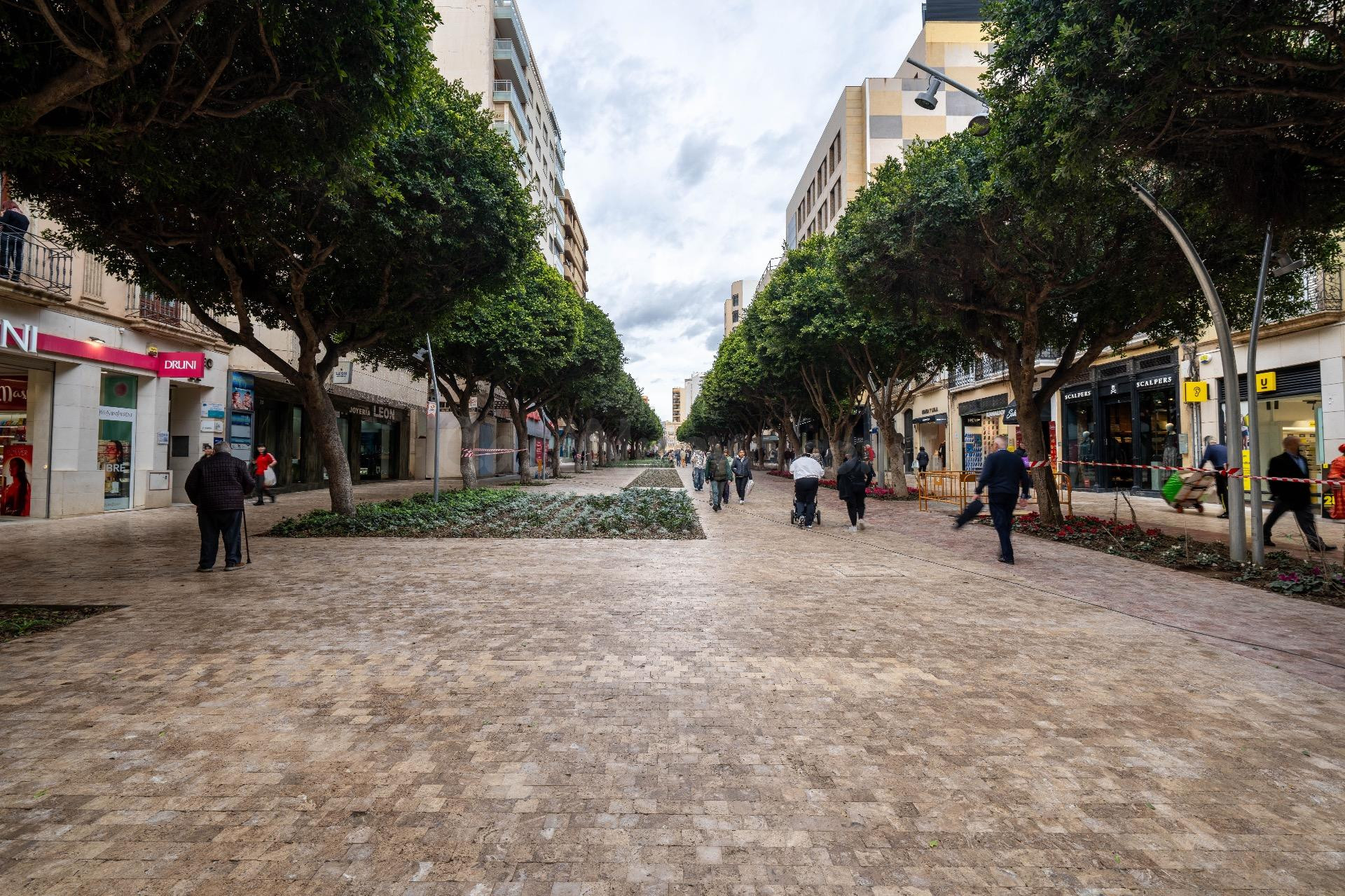 Local comercial en Calle Ricardos, al lado del Paseo de Alme - foto 3