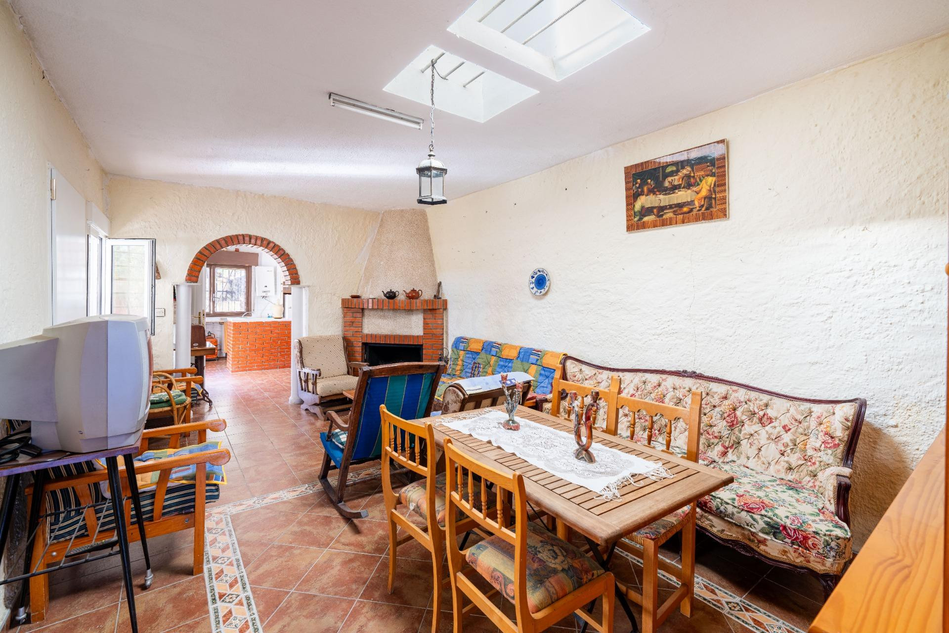 ENCANTADOR CORTIJO EN CANJAYAR - foto 2