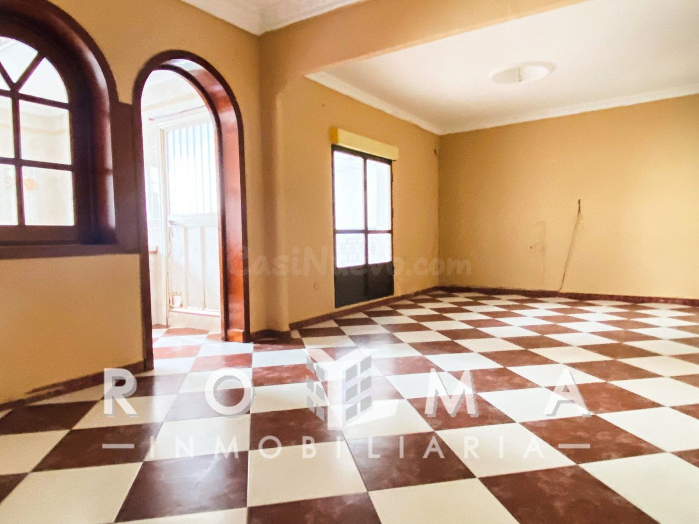 GRAN OPORTUNIDAD AMPLIO PISO CENTRO DE AZNALCÁZAR (SEVILLA) - foto 3