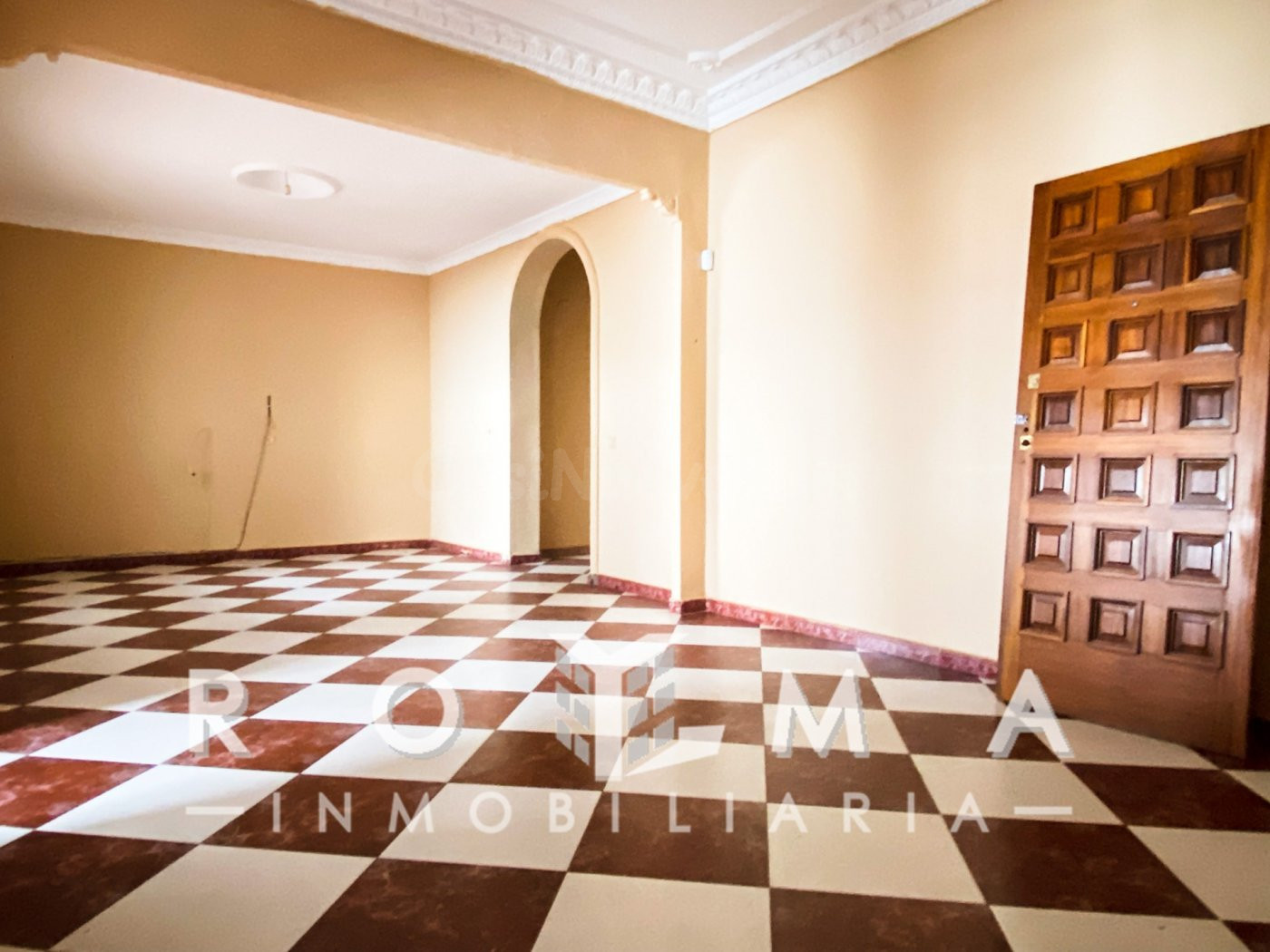 GRAN OPORTUNIDAD AMPLIO PISO CENTRO DE AZNALCÁZAR (SEVILLA) - foto 5