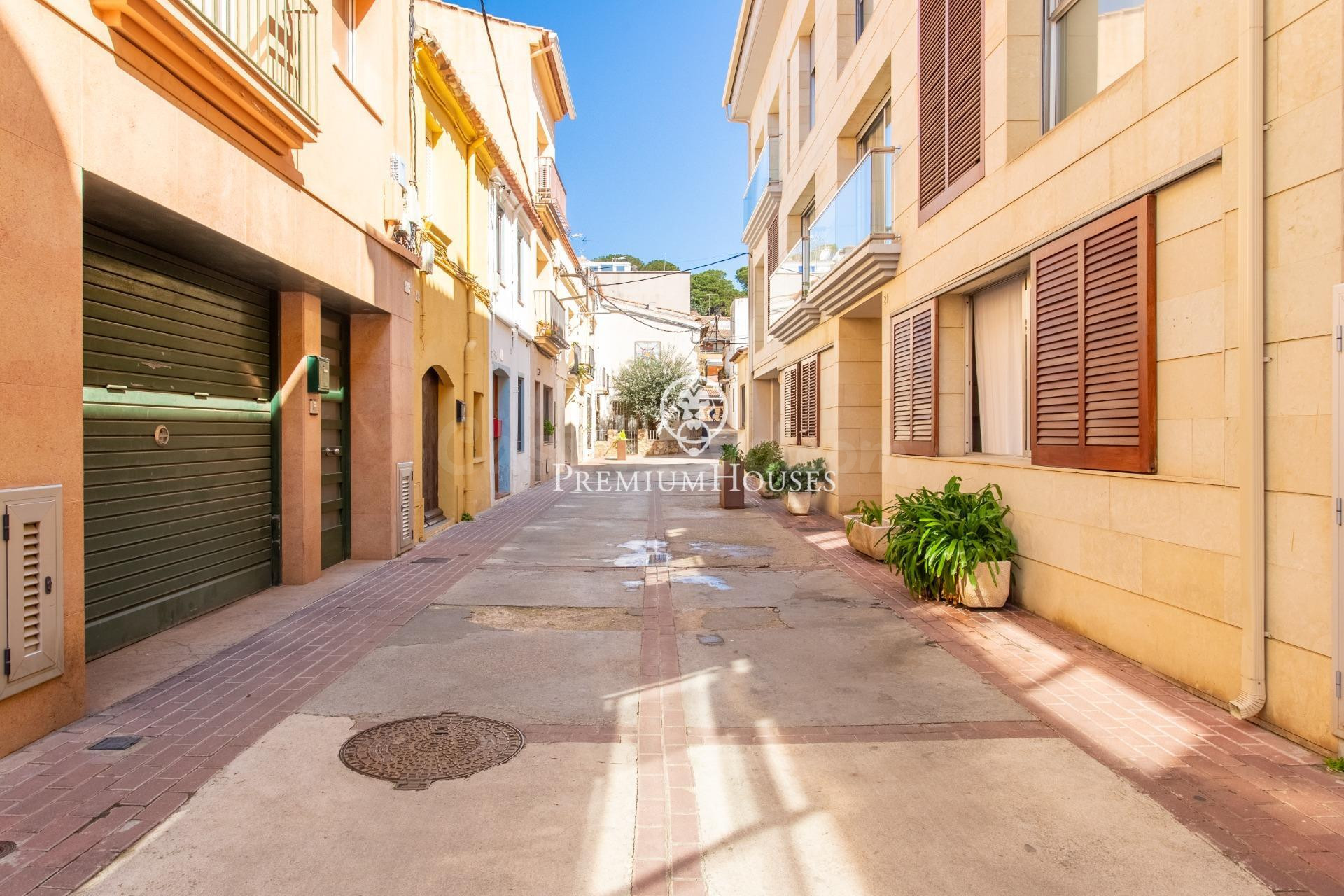 Casa y planta baja en venta en el  centro de Sant Andreu de 