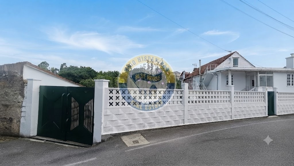 VIVIENDA UNIFAMILIAR DE TRES PLANTAS EN BEADE