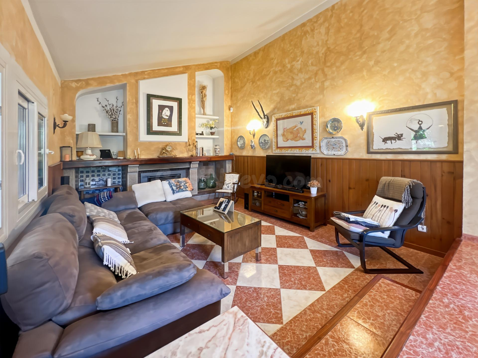 Impresionante Villa en Borriol con Piscina y Amplios Espacio - foto 3
