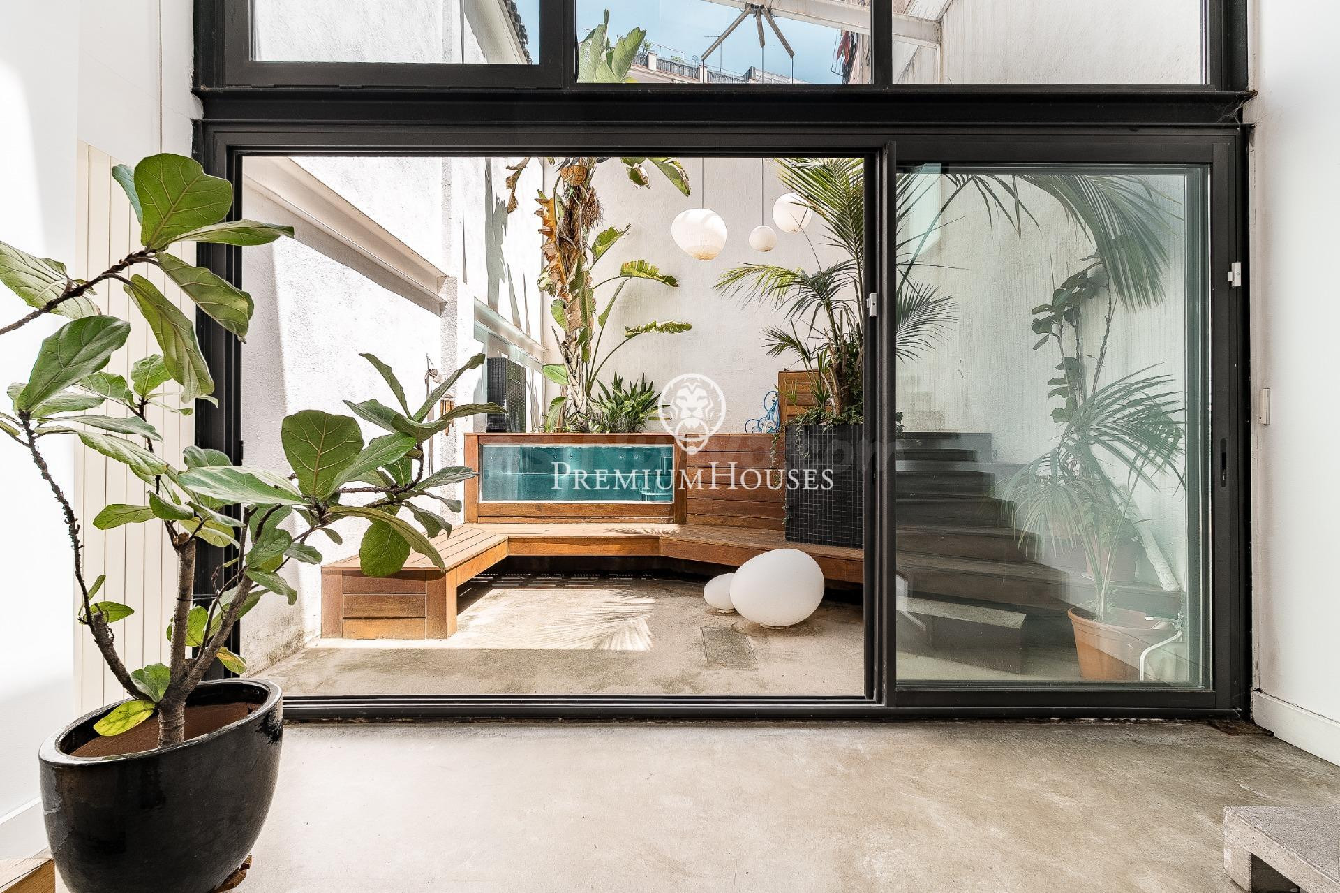 Exclusivo loft de diseño con piscina privada en Poble Sec