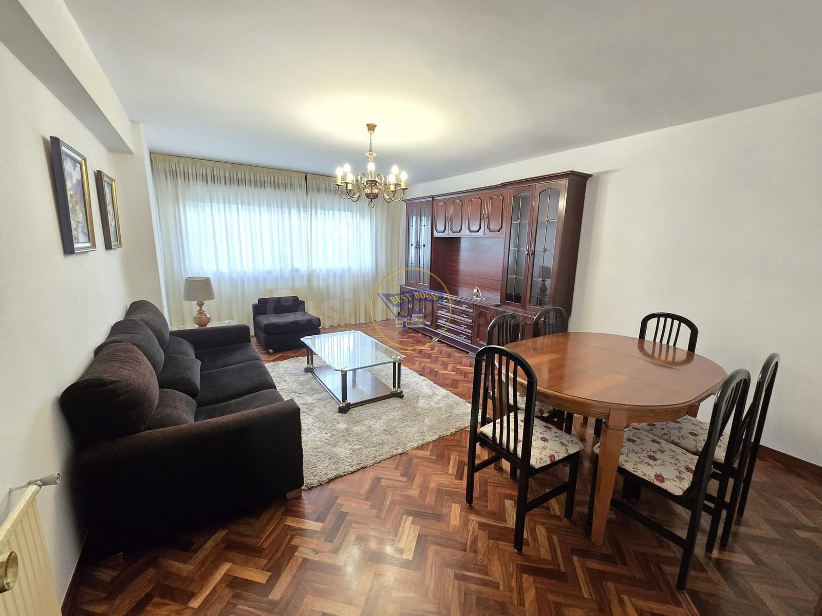 AMPLIO PISO AMUEBLADO DE 4 DORMITORIOS CON PLAZA DE GARAJE