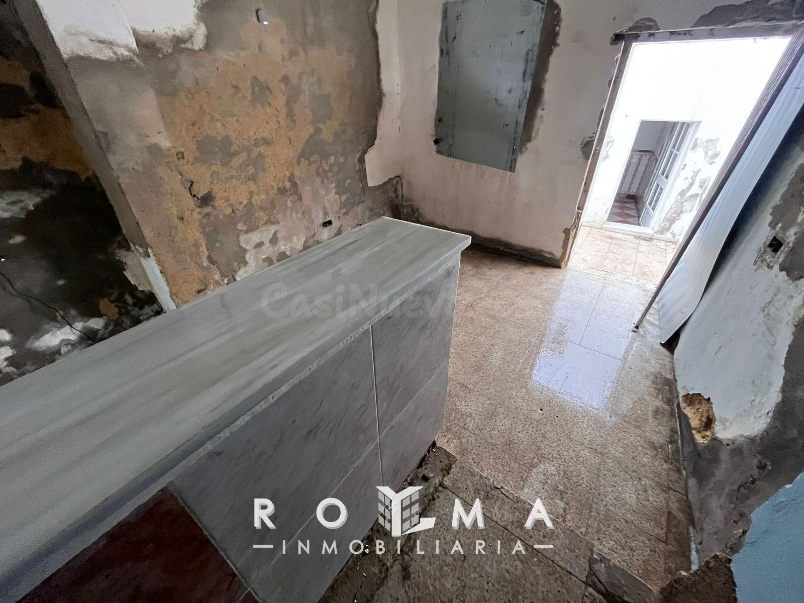 Casa de pueblo a reformar en centro de Arahal - foto 5