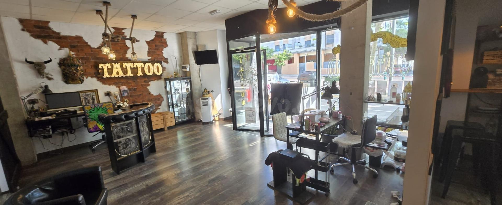 Amplio Local Comercial en Uji, Castellón,TRASPASO Y ALQUILER - foto 5
