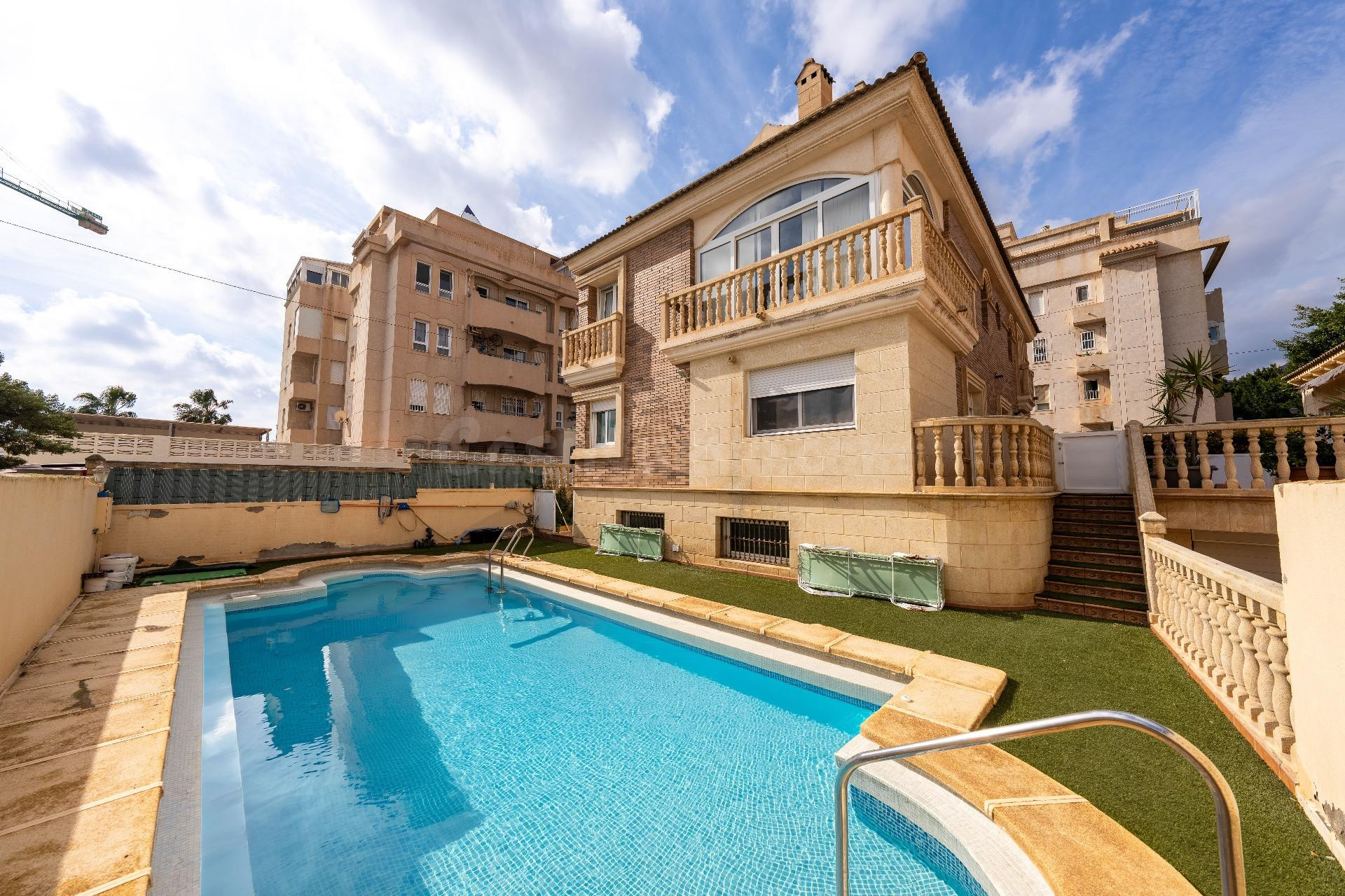 Chalet en Aguadulce