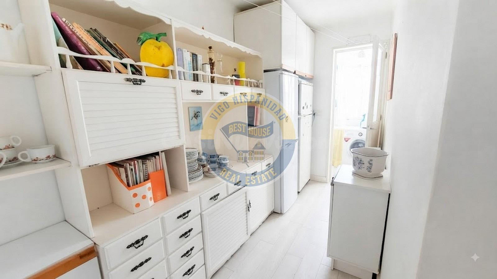 Amplia vivienda con espectaculares vistas en Gran Vía de Vig - foto 4