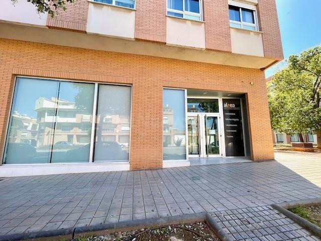 LOCAL COMERCIAL ESQUINERO EN VENTA - foto 2