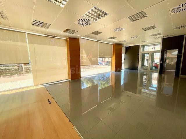 LOCAL COMERCIAL ESQUINERO EN VENTA - foto 4