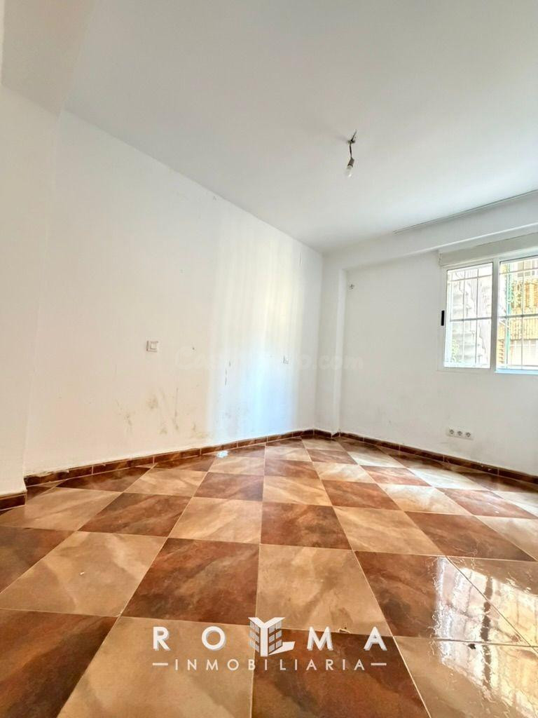 AMPLIO PISO EN CIUDAD ALJARAFE - foto 2