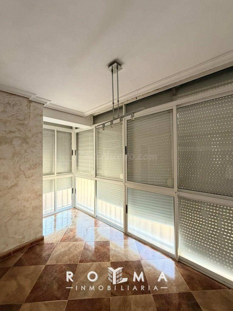 AMPLIO PISO EN CIUDAD ALJARAFE - foto 3