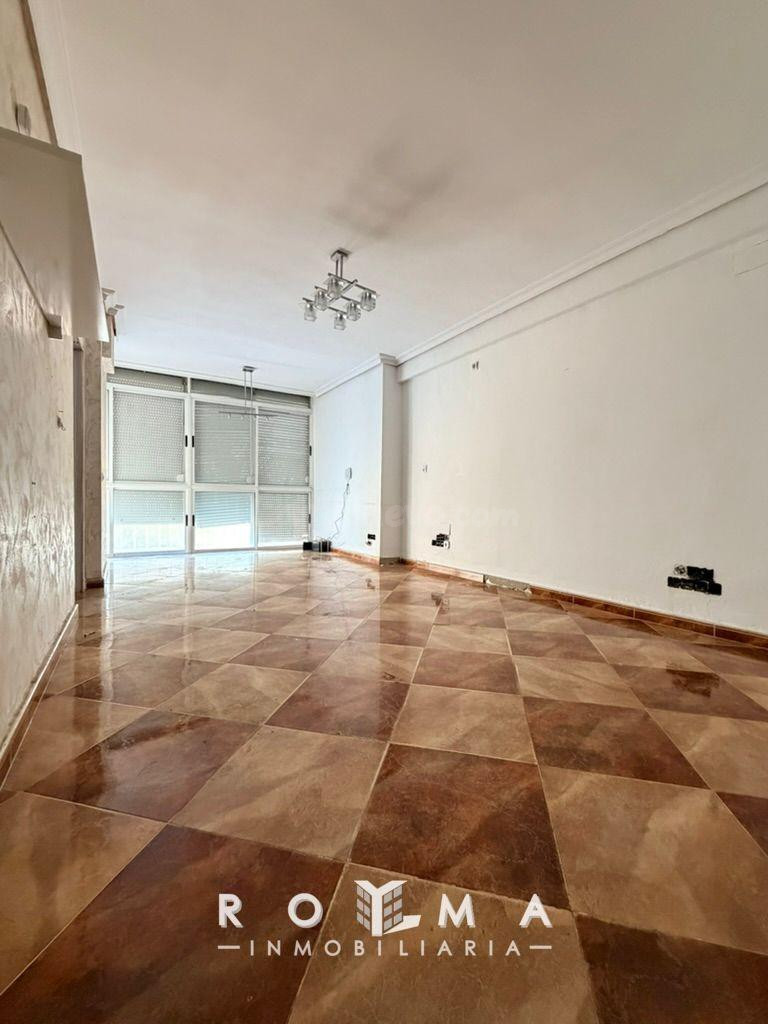 AMPLIO PISO EN CIUDAD ALJARAFE - foto 4