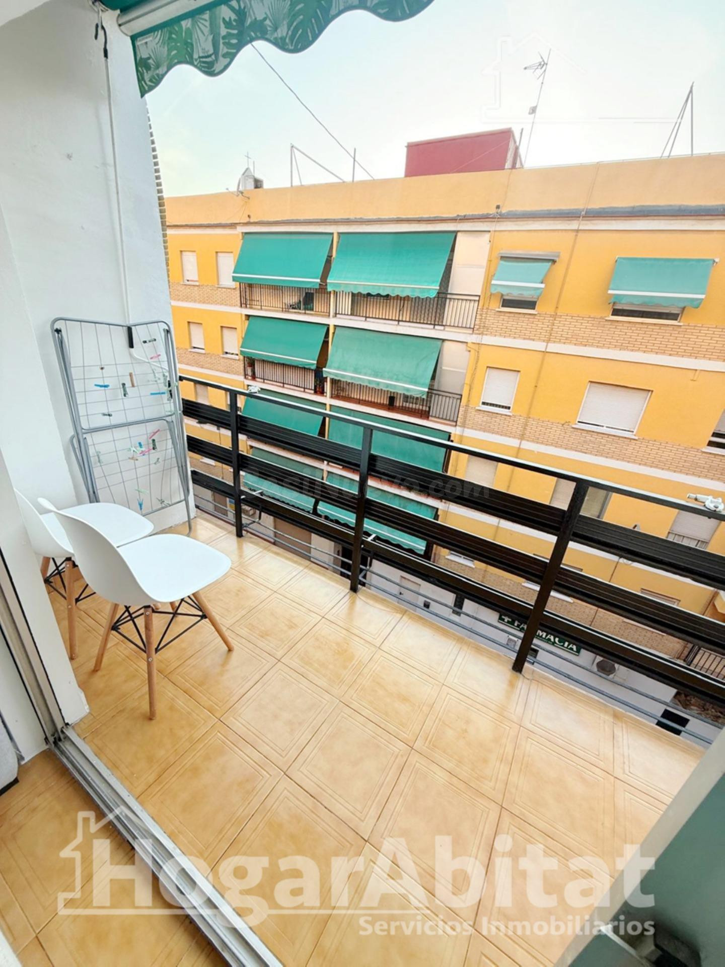 SEMIREFORMADO CON BALCÓN JUNTO AL POLIDEPORTIVO - foto 3