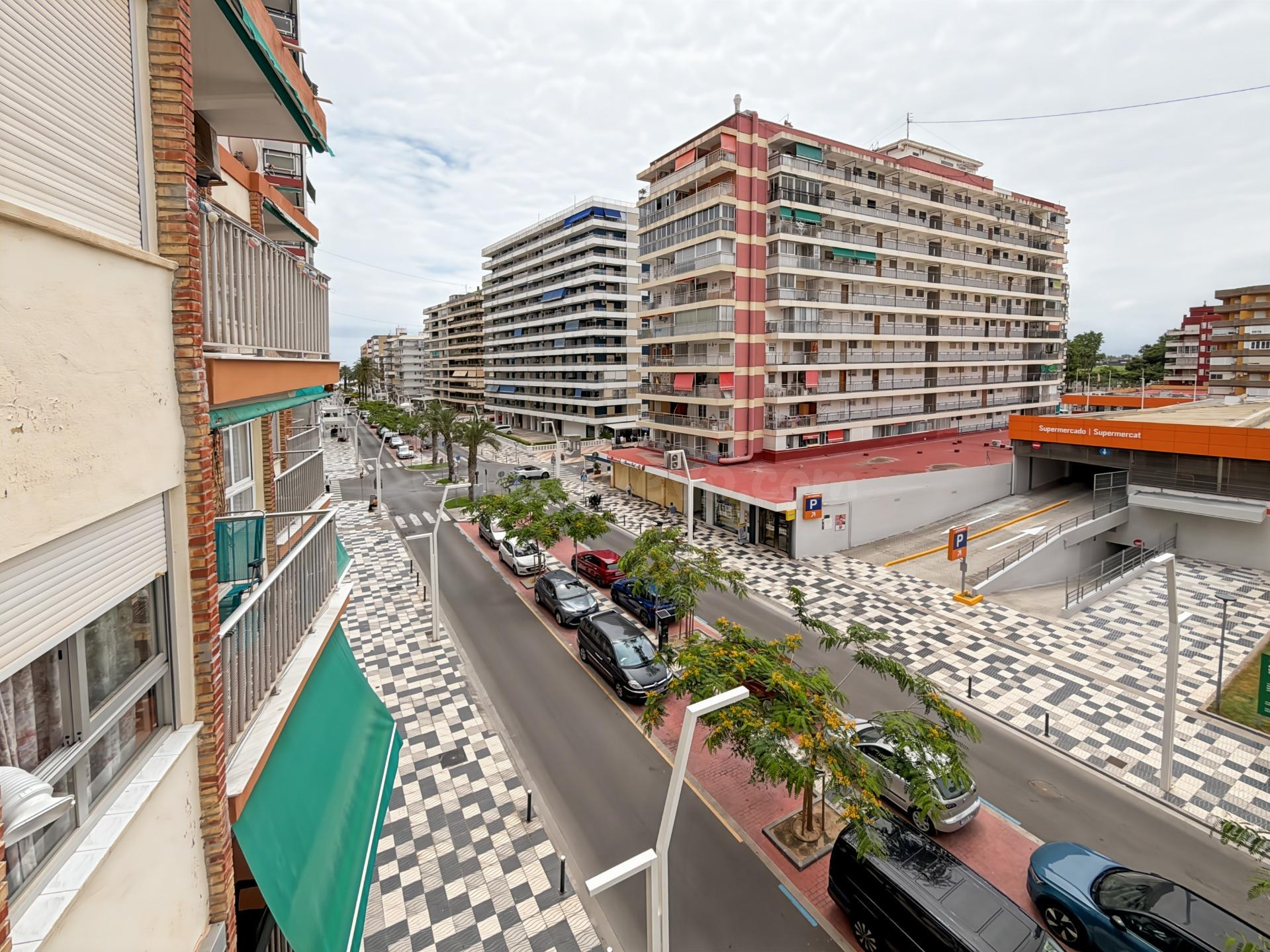 Apartamento vacacional en Cullera con 3 dormitorios, terraza