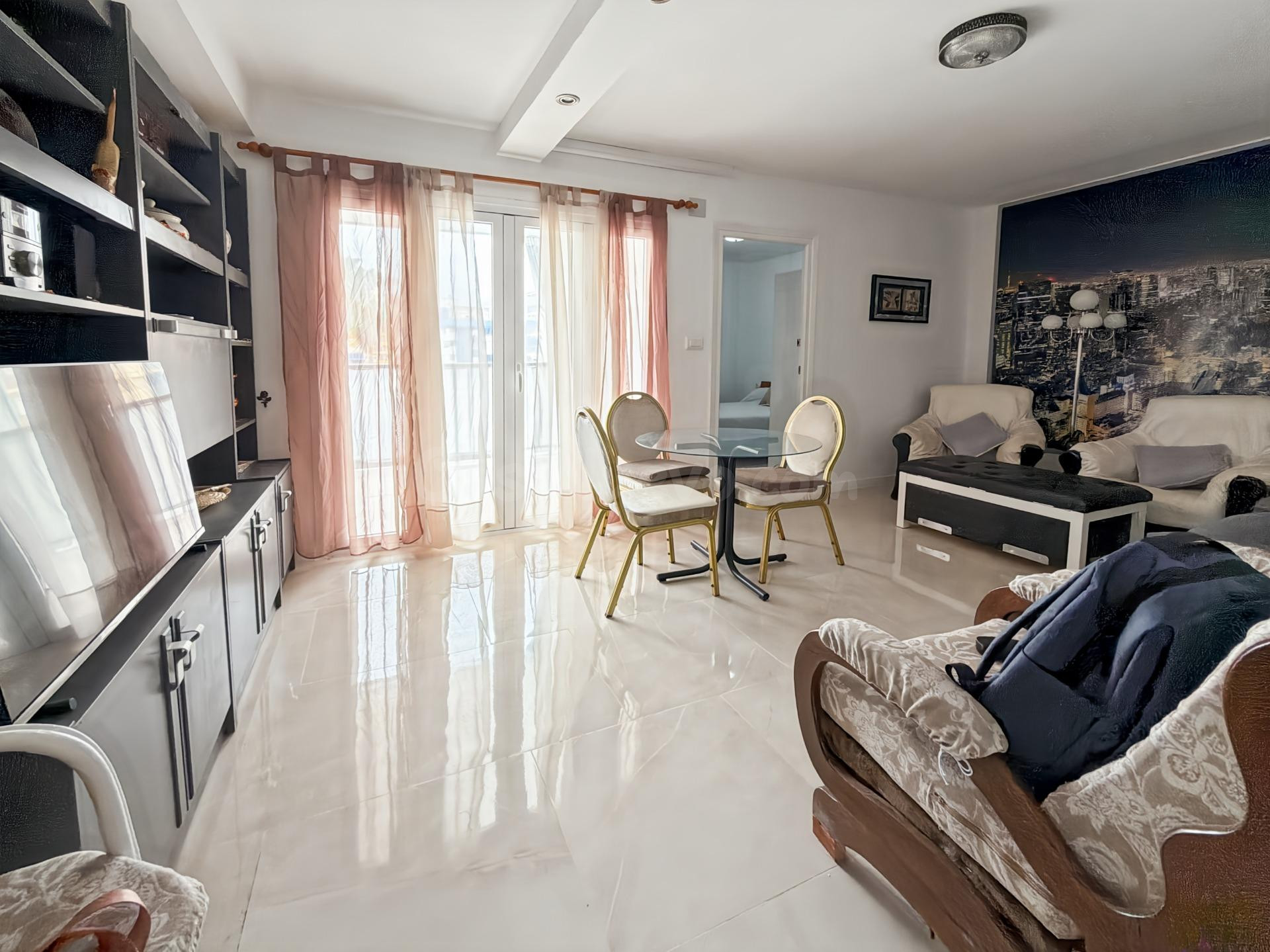 Apartamento vacacional en Cullera con 3 dormitorios, terraza - foto 2