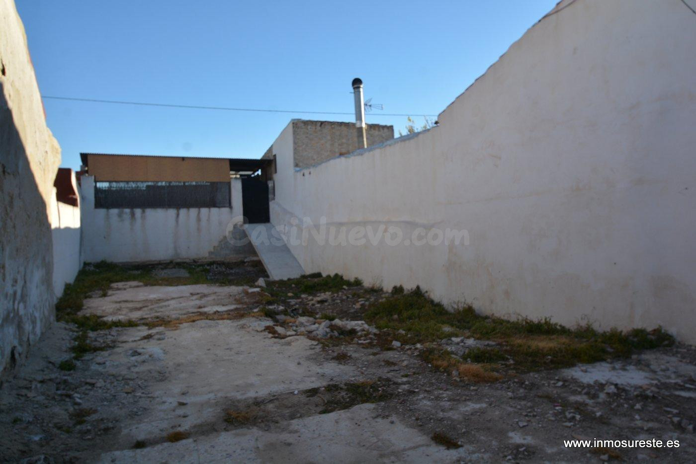 Solar de unos 181 m2. de superficie según catastro